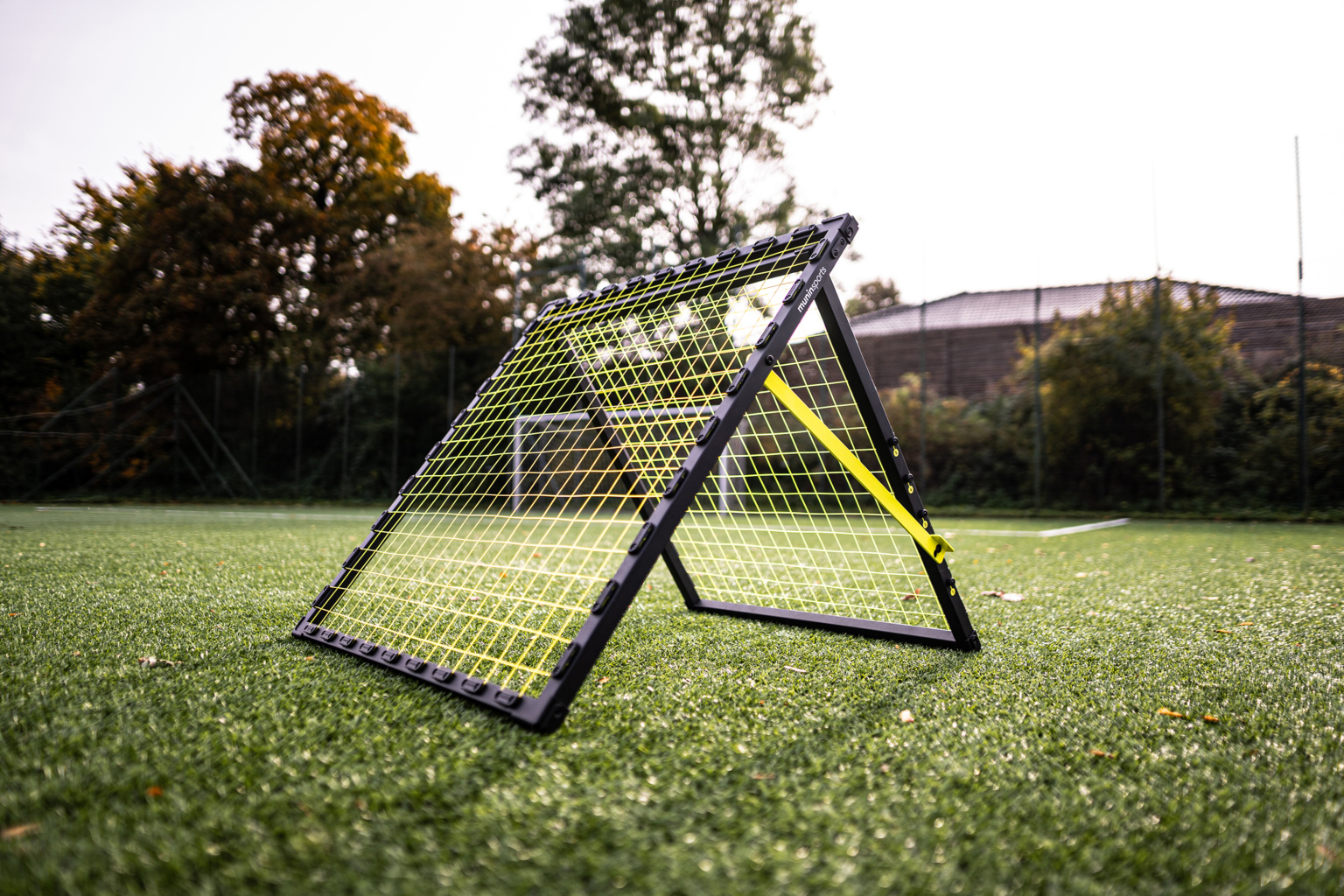 Portable Football Rebounder Rhbdesign